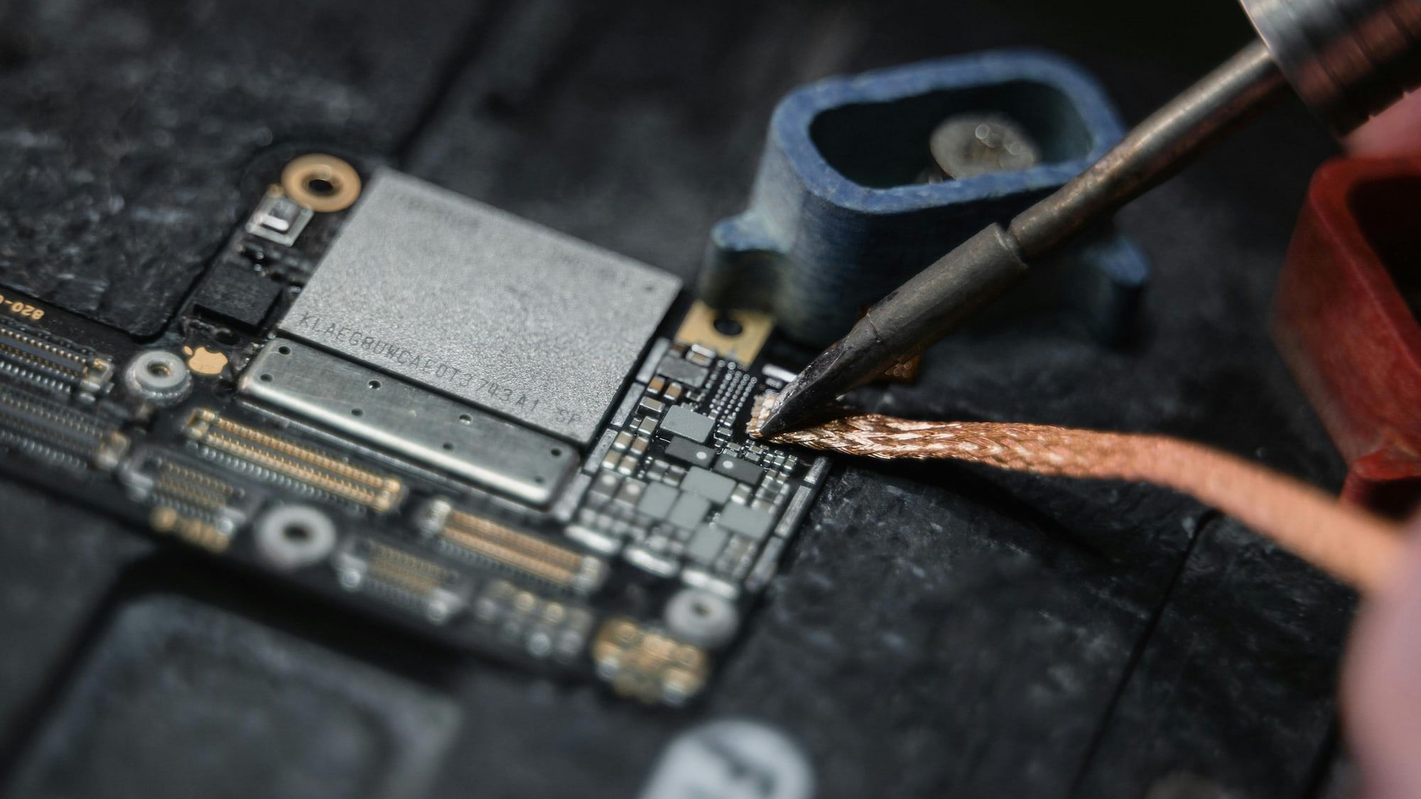 eluxis-soldering-banner