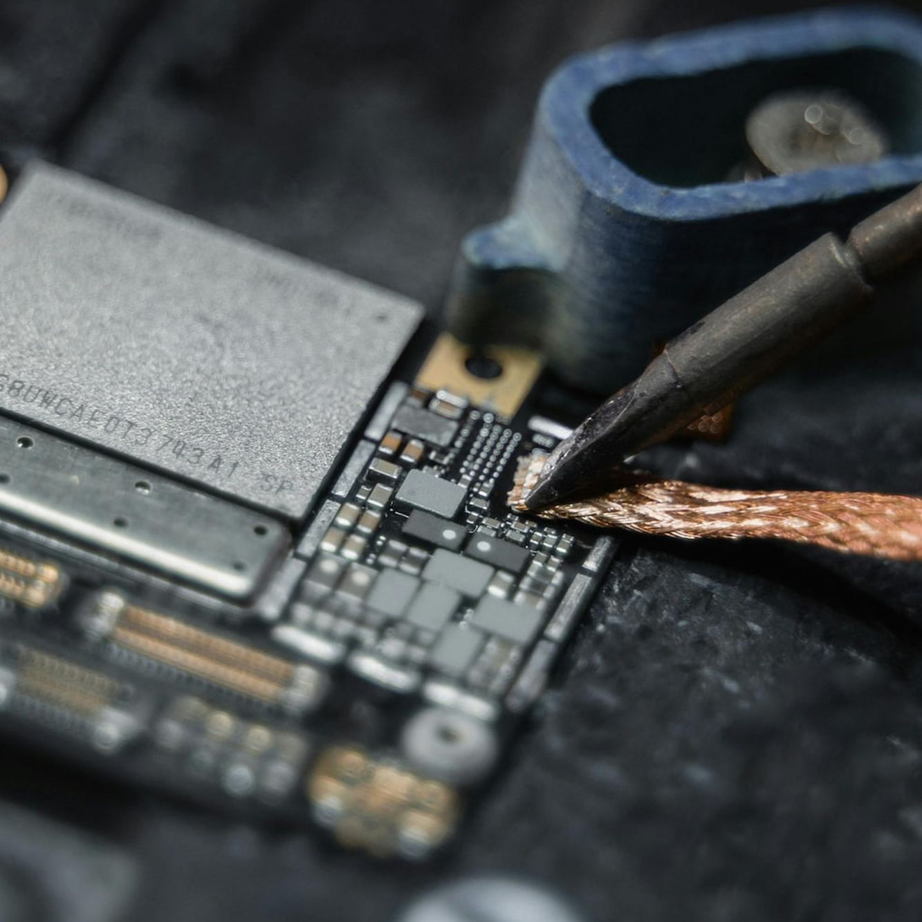 eluxis-soldering-banner