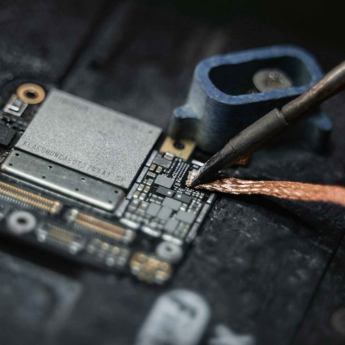 eluxis-soldering-banner